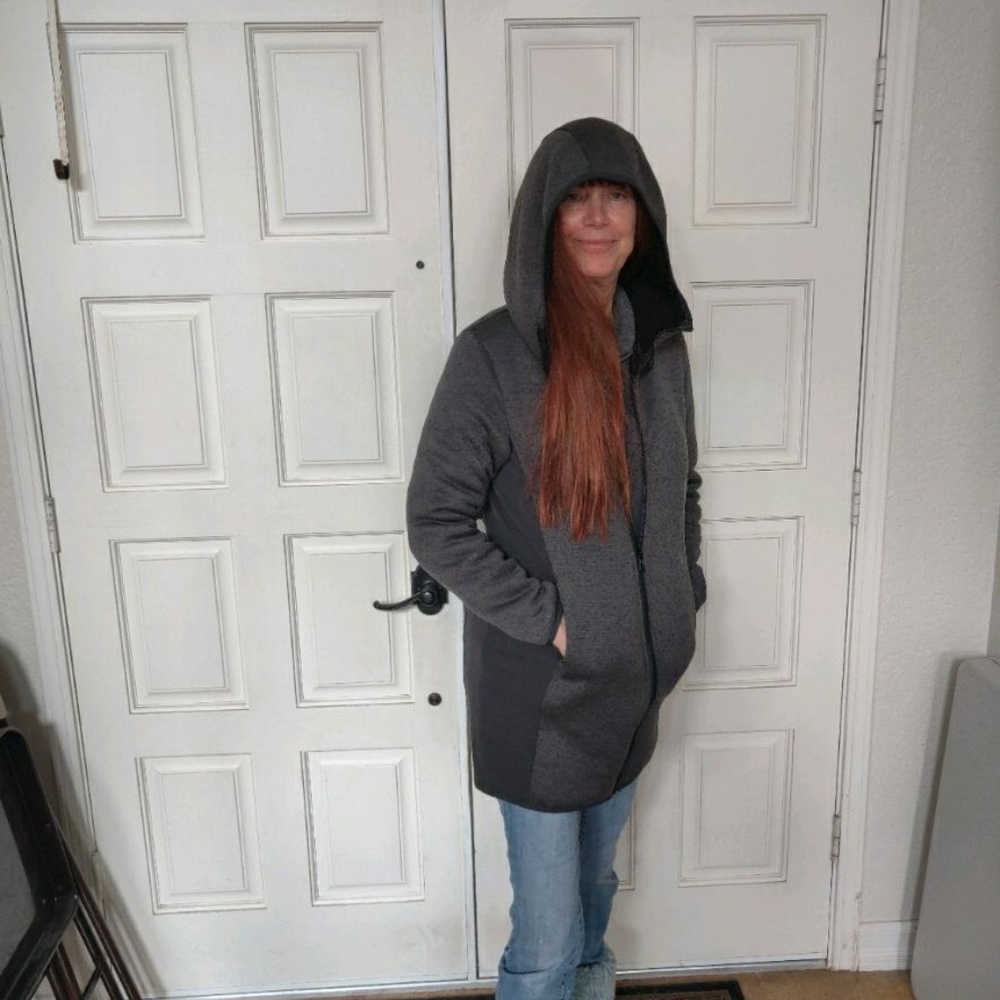 Sherpa Lined longline hoodie In Charcoal and black